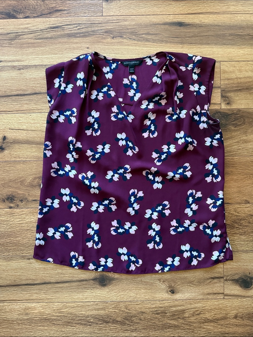 Banana Republic Plum Floral V-Neck Sleeveless Blouse with Navy & White Accents